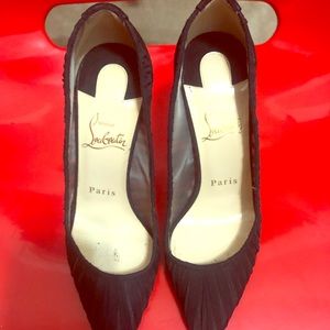 AUTHENTIC Christian Louboutin Pumps
